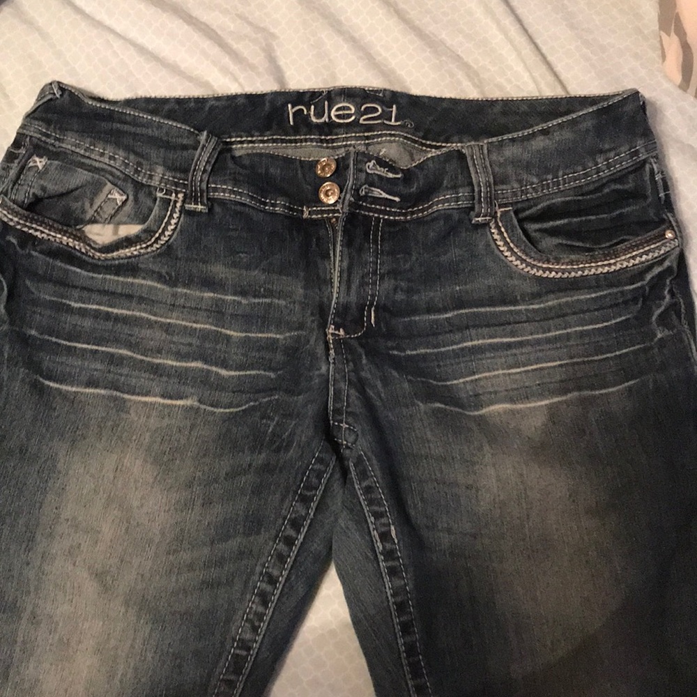 Rue21 size 15/16 curvy capris